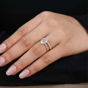 Anillo de Compromiso con Diamante Cultivado en Laboratorio, Joyería Fina, Piedras Laterales Talladas, Piedra Central de 2.25 Quilates, Ancho de Banda de 2.0 mm, Plata de Ley, Oro, VS1 - Product Image 4