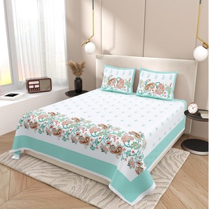 Le drap de lit imprimé en bloc de coton sur mesure dans des tons apaisants apporte une touche apaisante et terreuse. Idle pour les cadeaux de décoration intérieure - Product Image 3