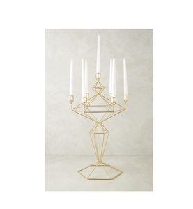 เชิงเทียนโลหะตกแต่งสำหรับการออกแบบตกแต่งภายในที่หรูหราเหมาะสำหรับห้องนั่งเล่นห้องนอนและพื้นที่สำนักงาน - Product Image 1