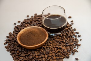 Café instantané soluble Robusta pur séché par pulvérisation en carton de 20 kg du Vietnam pour l'industrie HORECA avec un goût doux et conforme aux normes d'exportation - Product Image 4