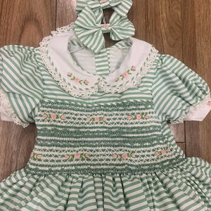 Robe en lin doux smocké faite à la main pour bébé filles Style décontracté pour le premier anniversaire de l'enfant en bas âge OEM Made in Vietnam - Product Image 1