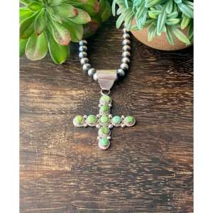 Pendentif Zia Reda Galvan en Or Sonora, Turquoise et Argent Sterling avec incrustation religieuse chrétienne à sertissage clos - Product Image 1