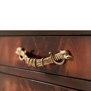 Mesa Auxiliar de Lujo de Madera de Caoba con Impresionante Chapa de Madera Veteada y Patas Cónicas con Patas de Caballete - Product Image 5