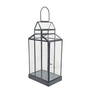 Linterna de vela de hierro hecha a mano de diseñador para interiores de granja modernos que crean un ambiente cálido, romántico y relajante - Product Image 2