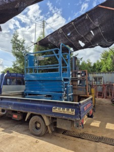 [UpRight] Electric Scissor Lift MX19 Mobile <b>Vertical</b> Work Platform Two Person Capacity Motor 7.8m Max Height High Efficiency - Product Image 2