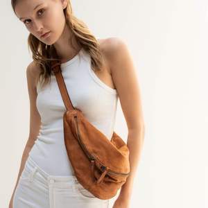 Sac bandoulière en cuir minimaliste Calviro - Product Image 2