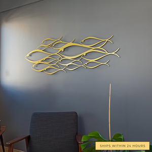 Ornement circulaire de mur de fer avec des accents balayés d'or pour une caractéristique lisse et élégante de mur - Product Image 2