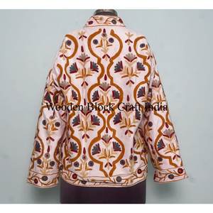 Veste en velours brodée Suzani multicolore faite à la main pour femmes, design floral respirant, veste artisanale pour femmes - Product Image 5