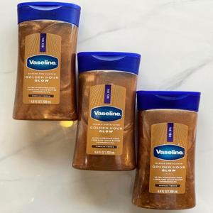 Huile pour le corps Vaseline Glazed & Glisten 200ml, éclatante et scintillante |   Huile scintillante bronze Vaseline Golden Hour 200 ml, achats en gros, réductions - Product Image 5