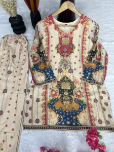 Traje de Dos Piezas para Mujer, Diseño de Lujo con Estampado Digital, Tela Crepé Suave de Primera Calidad, Kurti Largo Elegante con Pantalones a Juego - Product Image 5