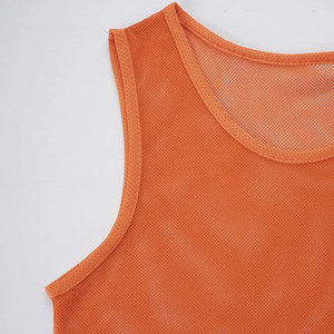 Camisetas de Fútbol Personalizadas, Chalecos de Entrenamiento de Malla 100% Poliéster, Cuello Redondo, Secado Rápido, Ropa de Fútbol Ligera, Chalecos de Entrenamiento - Product Image 4