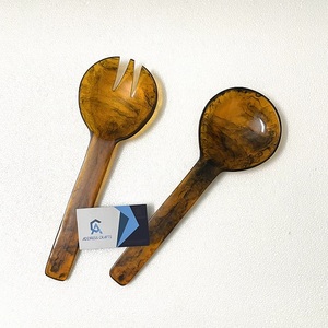 Tendance élégant couleur ambre serveur de salade Design créatif résine ustensiles de cuisine décoratifs salade outils de qualité alimentaire résine cuillère ensemble - Product Image 1