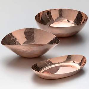 Cuenco para servir de cobre puro con un intrincado diseño en relieve perfecto para regalos de boda o exhibición de centro de mesa de comedor de lujo - Product Image 3