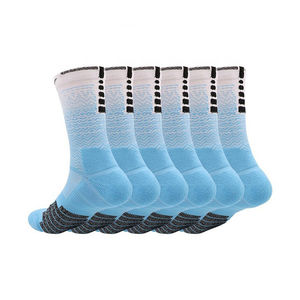 2025 Good Quality Wholesale Custom Performance Sports Non-slip Athletic <b>Socks</b> Grip <b>Socks</b> Anti slip <b>Socks</b> for <b>Men</b> - Product Image 4