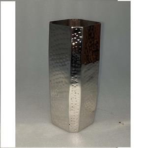 แจกันดอกไม้ทรงทันสมัยสีเงินเงา ดีไซน์โค้งมนเรียบหรู ผิวขัดเงา ปรับแต่งได้ เหมาะสำหรับตกแต่งบ้าน สำนักงาน และโอกาสต่างๆ - Product Image 2