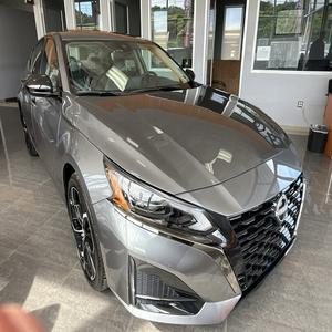 Nissan Altima 2025, Sedán Moderno y Confiable Diseñado para una Manejo Suave, Asientos Cómodos y Uso a Largo Plazo, Disponible en Existencia - Product Image 1