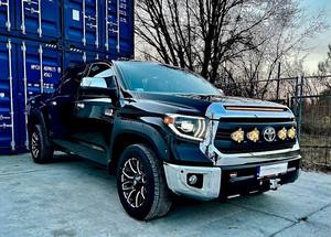 Toyota Tundra GCC 2016, Tracción Delantera, Asientos de Cuero, Transmisión Automática de 6 Velocidades, Control de Crucero Adaptativo, Luces LED, Auto Usado, Precio Competitivo, Negro Metálico - Product Image 2