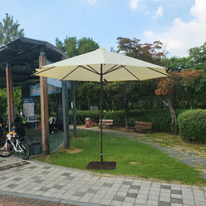 Sombrilla Central KOOLA CENTRA de 4 Metros (13 Pies) para Espacios Públicos y Exteriores |   Sombrilla de Acero K-Premium para Uso Comercial en Exteriores - Product Image 5