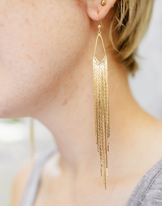 Pendientes de cascada de oro hechos a mano - Pendientes de borlas llamativos - Pendientes de flecos de oro - Product Image 1