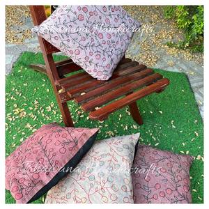Housse de coussin Kantha brodée florale vintage élégante housse de coussin bohème indienne pour la maison hôtel broderie exquise - Product Image 1
