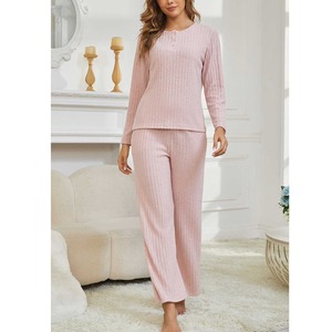 Traje de dos piezas tejido para mujer Cuello redondo Manga larga Split Top Pantalones largos Suéter Conjuntos de dos piezas Exportación del proveedor BD - Product Image 4