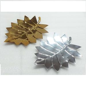 Ensemble de plats en forme de feuille de service découpés au laser, en acier inoxydable, style personnalisé, plateau à motif en relief avec finition élégante. - Product Image 5