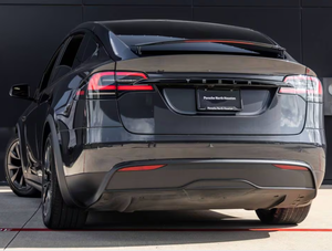 CLEAN 2024 Teslas Model X AWD Conduite à gauche Sièges en cuir Caméra arrière Écran tactile Phares au xénon - Product Image 3