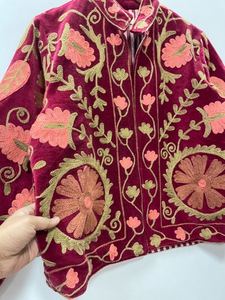 Veste en tissu velours avec broderie Suzani pour femmes, veste courte décontractée à fleurs, style bohème, mode de rue pour elle, manteau Suzani à fleurs - Product Image 3