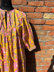 Mini vestido Bloque de mano Impreso Patrón floral 100% Algodón Cuello profundo con cierre de cuerda Estilo casual bordado con borlas - Product Image 5