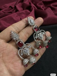 Dernier concepteur exclusif indien léger avec boucle d'oreille en diamant américain femmes pour la fête à la mode des femmes - Product Image 4