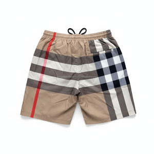 Pantalones Cortos Casuales de Hombre a Cuadros Beige de Lujo, Pantalones Cortos de Moda con Cordón para la Playa de Verano con Patrón a Cuadros de Alta Calidad - Product Image 2