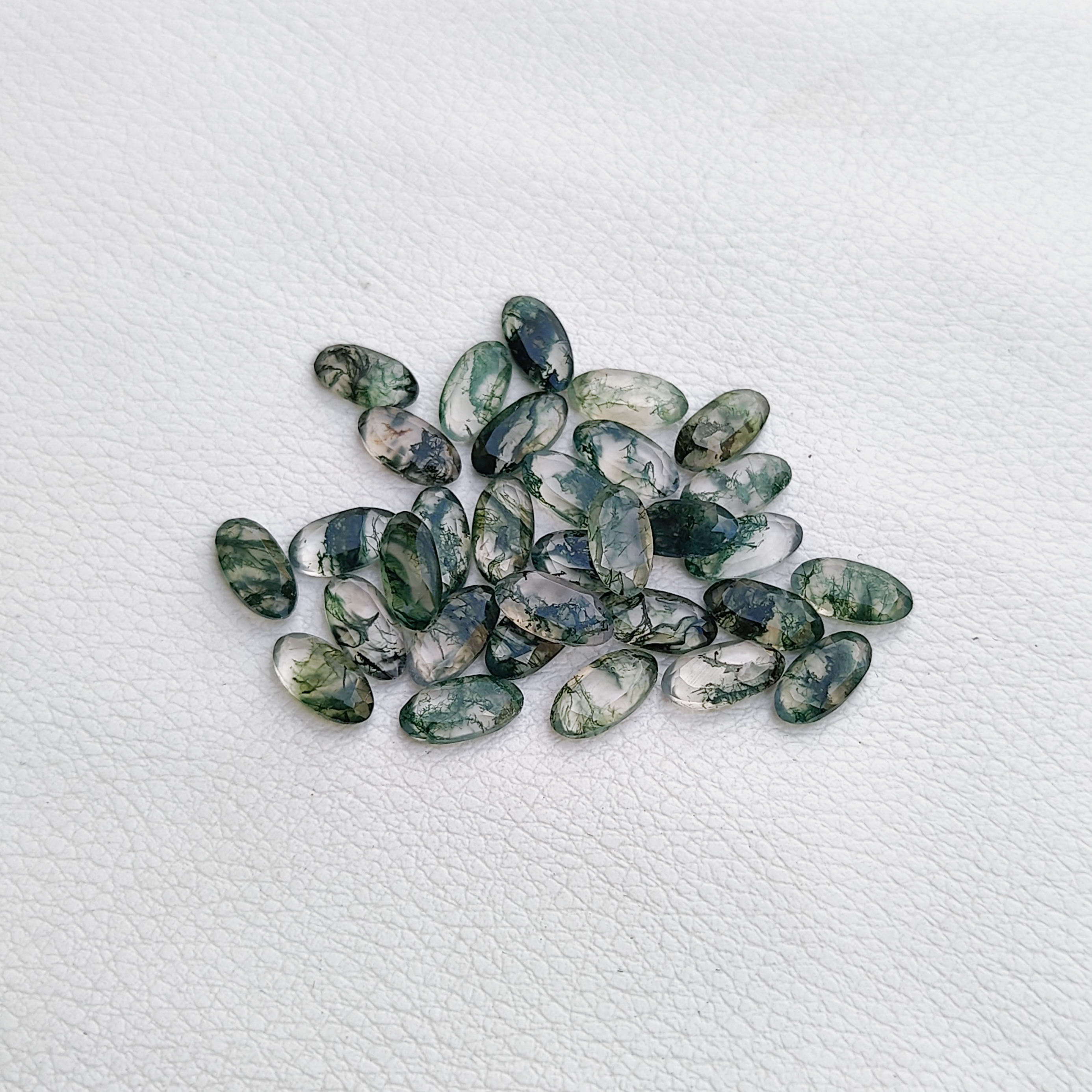 สีเขียว