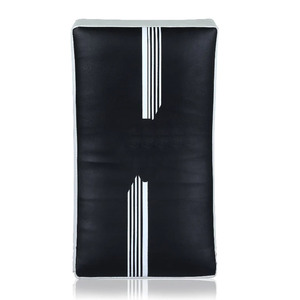 แผ่นเจาะรูแบบสดใหม่สำหรับผู้ใหญ่ใช้ได้ทั้งชายและหญิงแผ่นหนังหุ้มป้องกันง่ายสำหรับใส่ยูโดคาราเต้แข่งขันการแข่งขันทำจากยางหนัง - Product Image 1