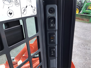 Cargador Compacto Multifuncional de Alta Potencia Kubota SSV75 2021 en Venta con Entrega Rápida a Todo el Mundo - Product Image 5