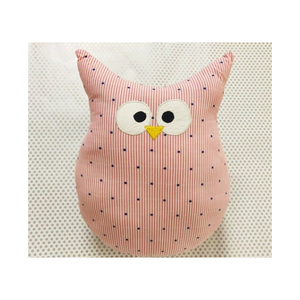 หมอนอิงปักลายนกฮูก ขนาด 16x16 นิ้ว ผลิตจากผ้าฝ้าย 100% ใช้สีธรรมชาติ สำหรับขายส่งจำนวนมาก จัดส่งรวดเร็ว และมีบริการสกรีนโลโก้ตามสั่ง - Product Image 1