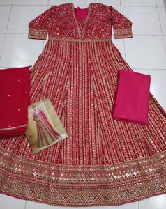 Nuevo traje paquistaní Georgette con fondo de Santos bordado pesado con interior con bordado de red de mariposa Dupatta para mujer - Product Image 4