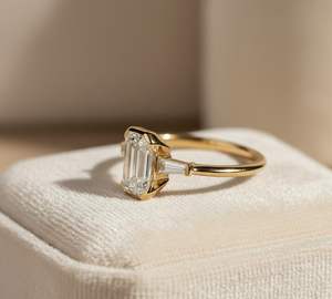 Bague de luxe en or massif 14 carats avec diamant de laboratoire taille émeraude de 2,02 carats VS1 certifié IGI, bijou de fiançailles, cadeau pour elle - Product Image 5