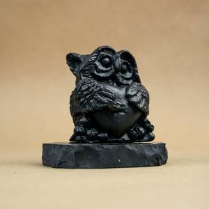 Figura de shungita: Búho y un corazón - Product Image 1