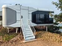 2025 Mini-maison mobile en bois, style cabane et ferme, blanche, 20ft/40ft, avec structure en acier respirante, pour usage hôtelier, atelier ou habitation