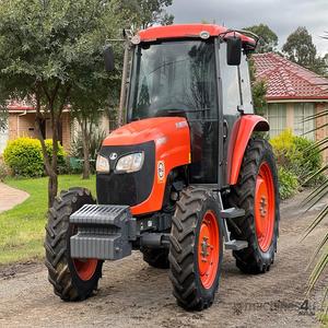 Tractor diésel Kubota M108S de uso pesado con motor central y tracción en las cuatro ruedas, ideal para uso en tierras de cultivo a un precio asequible - Product Image 1