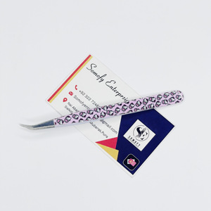 Pince à cils professionnelle incurvée en acier inoxydable de qualité supérieure Hello Kitty Print Boîte en carton personnalisée de précision durable - Product Image 2