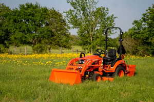Tractor de ruedas Kubota BX23S La340 con cargador frontal y retroexcavadora, color naranja - Product Image 6