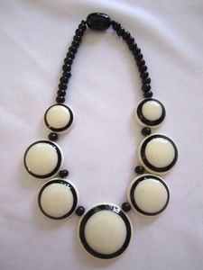 Multicolor Resin Beaded Necklace for Casual Wear - Product Image 2