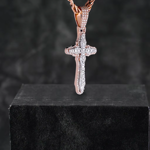 Collar con colgante de diamante de moissanita de Cruz de Oro rosa Plata 925 y chapado en oro de 18 quilates Diseño de moda elegante helado para hombres - Product Image 4