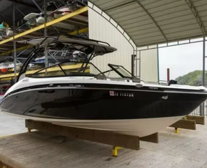 Bateau de luxe YamahaBoats 242 Limited S E-Series 2016, moteur hors-bord 1,8 L haute performance 360 ch, JetDrive, remorque pour bateau de ski nautique et de wakeboard - Product Image 3