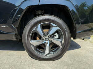 Toyota RAV 4 Prime SE 2024 légèrement utilisée - Product Image 4