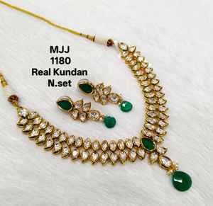 Collier Kundan traditionnel le plus demandé avec placage d'or pour les vêtements de mariée et les célébrations festives disponible à bon prix - Product Image 3