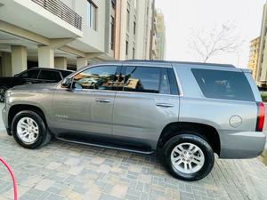 CH 2020 EVROLET Tahoe V8 AWD 7 places luxe SUV Turbo moteur boîte de vitesses manuelle R20 pneus sièges en cuir régulateur de vitesse métal foncé - Product Image 6