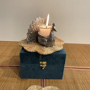 Peinture sur argent de paon avec bougeoir en verre, petit modèle - Product Image 3