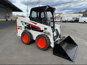 Minicargadora Bob usada en excelentes condiciones para construcción, paisajismo, agricultura, quitanieves y manejo general de materiales - Product Image 2